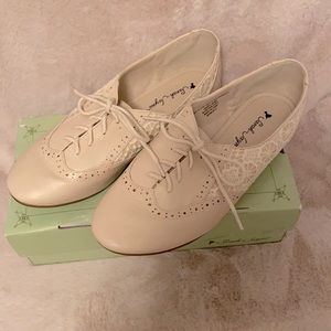Cream shoes